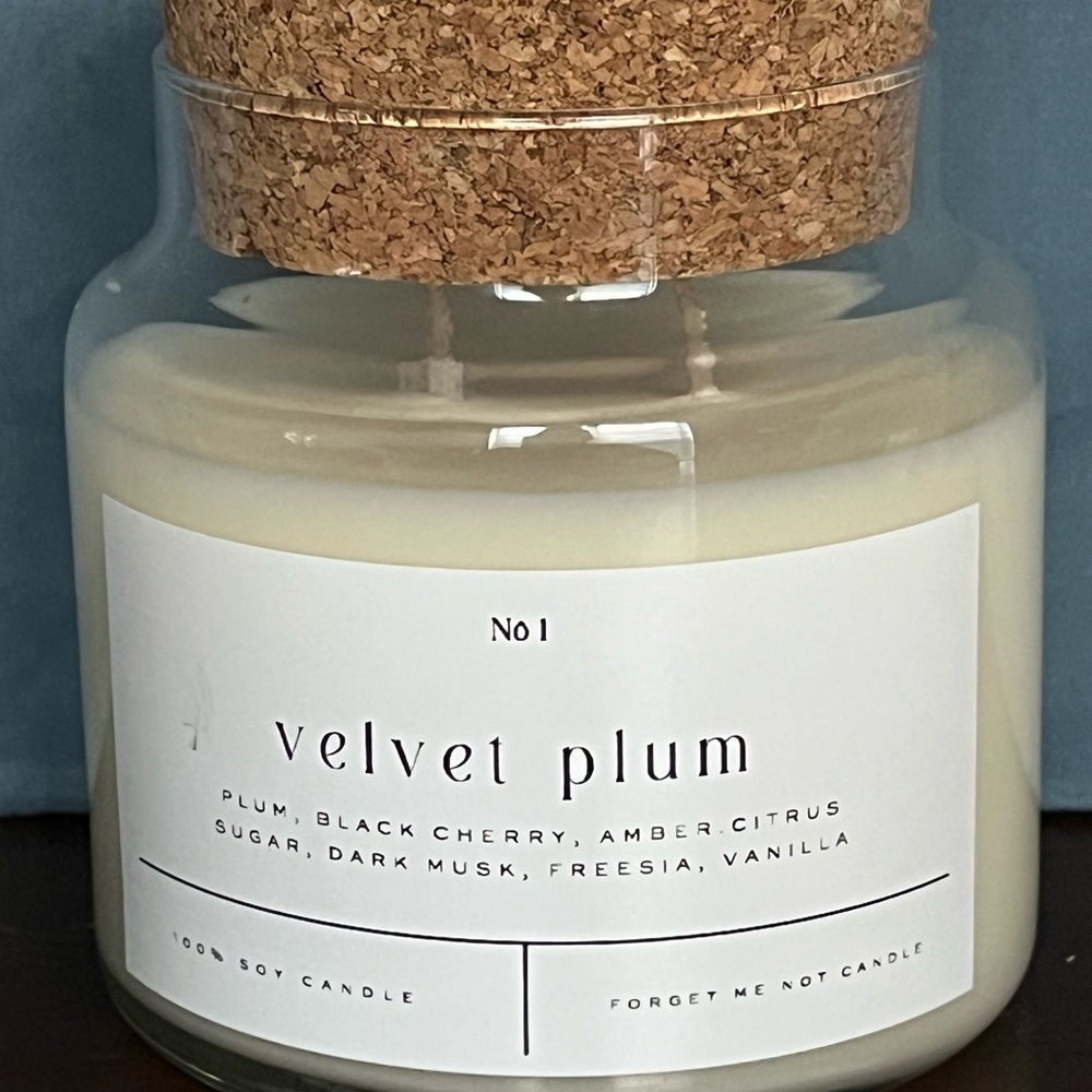 Velvet Plum Scented Candle with Cork Lid